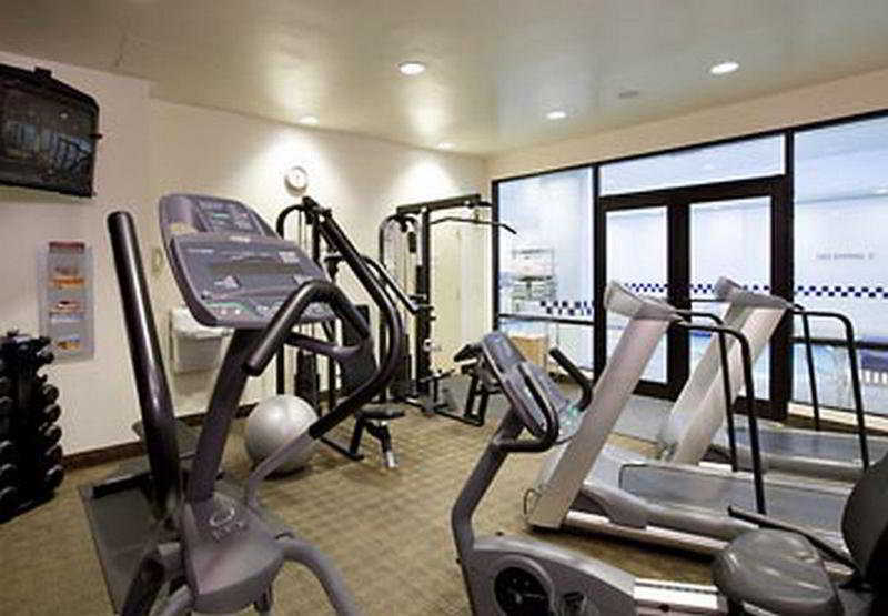 Fairfield Inn & Suites Denver Cherry Creek Съоръжения снимка