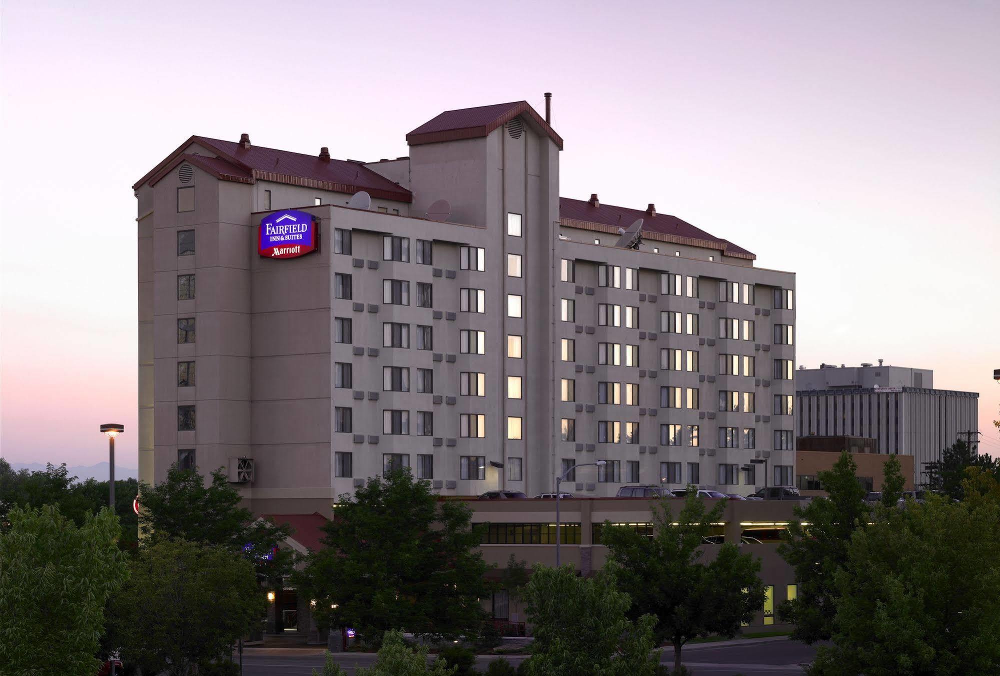 Fairfield Inn & Suites Denver Cherry Creek Екстериор снимка